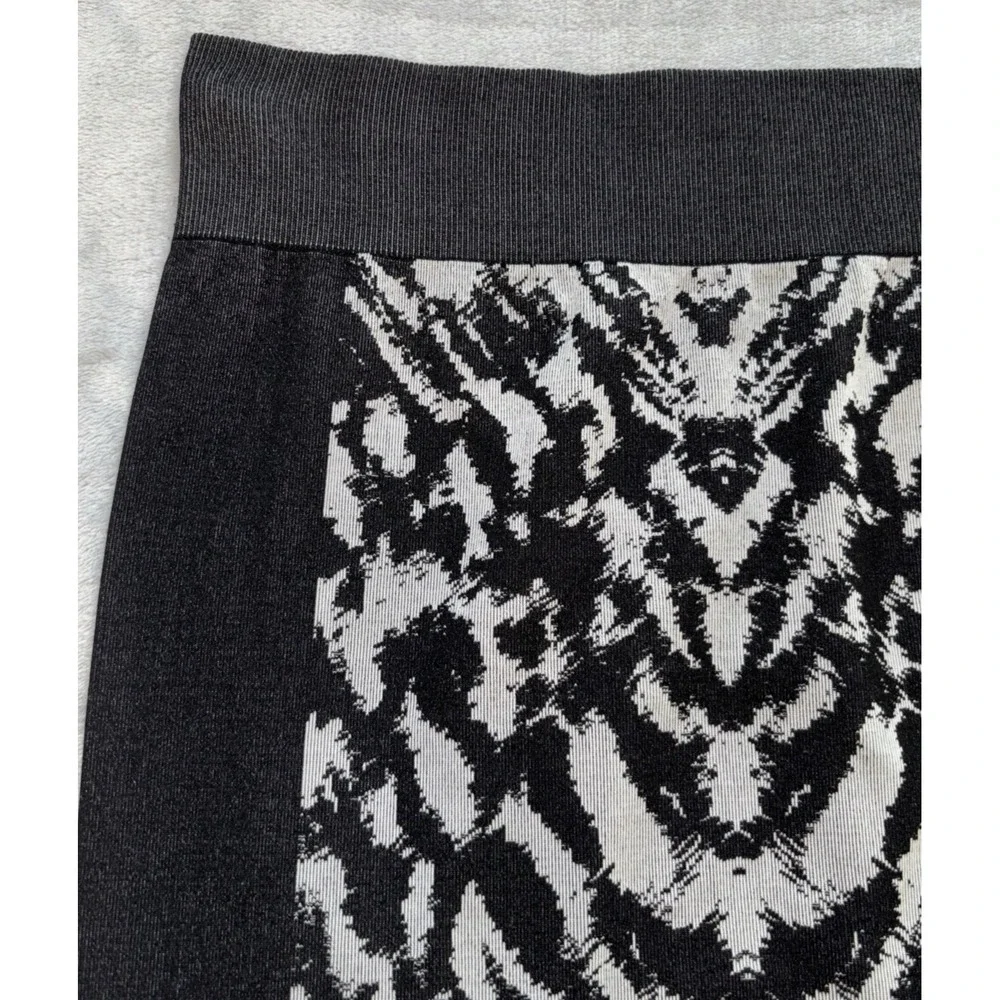 NEW‎ Animal Print Abstract Pencil Skirt Women S/M Black Gray Bodycon Stretch